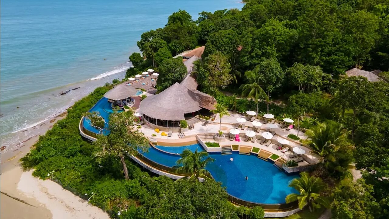 invest in hotel versus villa bali